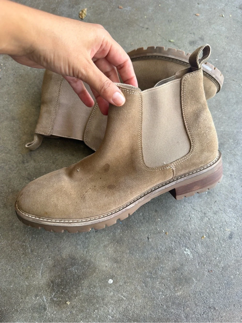Steve Madden Suede Chelsea Boots in Tan